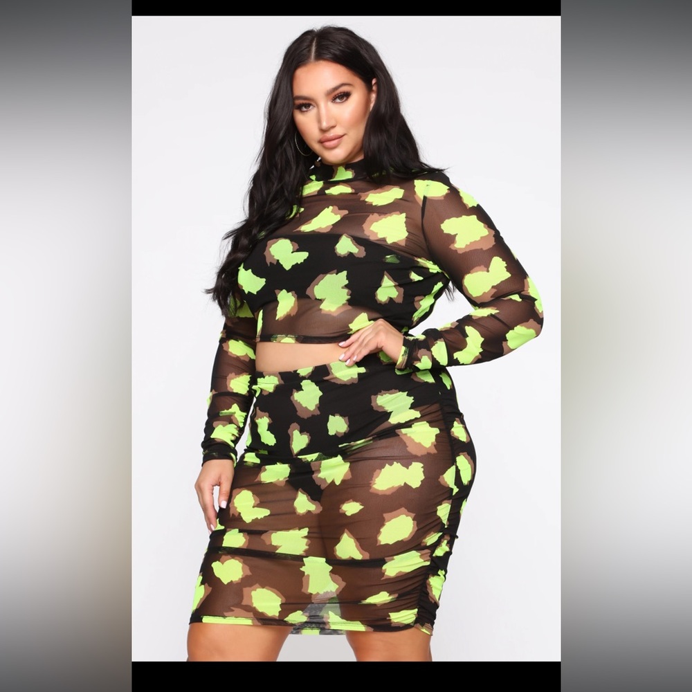 Fashionnova spot the difference set neon yellow/combo